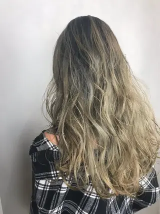 ロング カラー L’atelier BROCANTE (ラトリエ ブロカント)所属・BROCANTE立川 karasawa.nのヘアスタイル