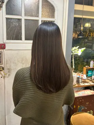 ミディアム カラー BRITS 渡辺 菜々子のヘアスタイル