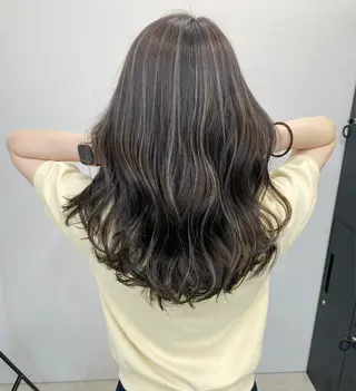 ロング カラー パーマ ヘアアレンジ メンズ キッズ ネイル マツエク・マツパ アイブロウ ハイライト、レイヤー カット/西梅田/中西のヘアスタイル