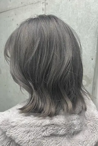 ミディアム カラー にった みずきのヘアスタイル