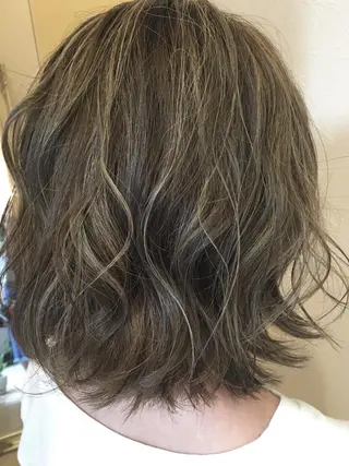 ショート カラー パーマ ヘアアレンジ IVY joure Suzu.のヘアスタイル