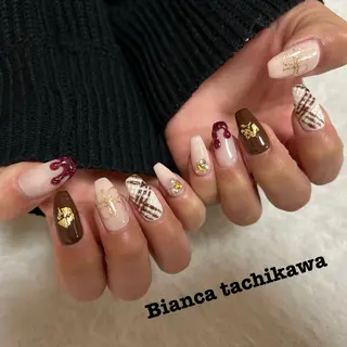 ネイル Bianca 立川店 小川のネイルデザイン