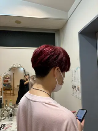 ショート カラー ESQUISSE 堀合 駿輔のヘアスタイル