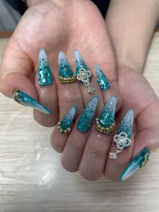 ネイル AZNAIL matsudaのネイルデザイン