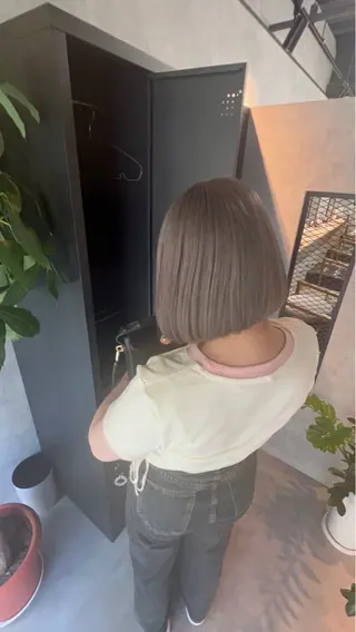 ミディアム motoトップカラー リスト/ブリーチカラのヘアスタイル