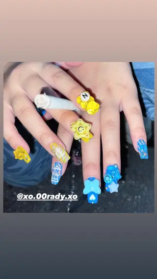 ミディアム ネイル ⛓Miyu ⛓のネイルデザイン