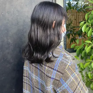 セミロング カラー 比嘉 陽のヘアスタイル