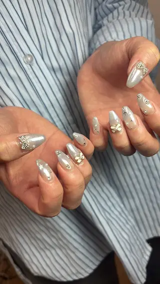 ネイル nailsalon　hue所属・小山 羽奈のネイルデザイン