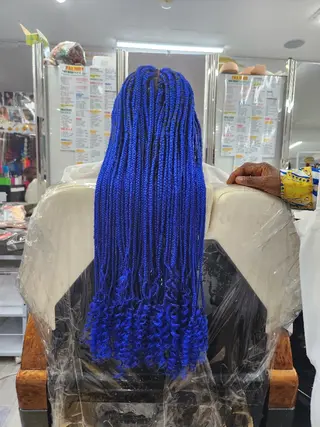  渡辺 マリのヘアスタイル