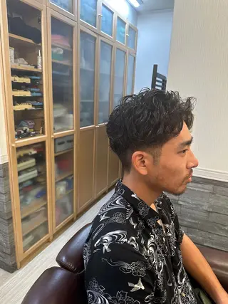 ショート パーマ メンズ 仲川 遼のヘアスタイル