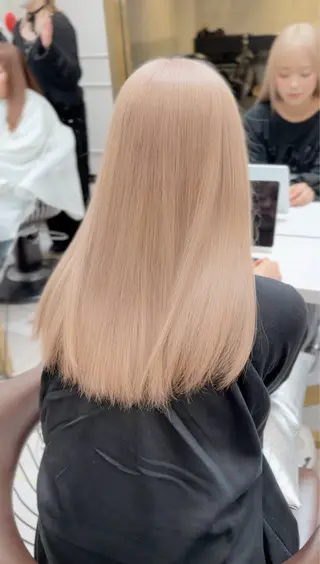 セミロング カラー ケアブリーチ 韓国レイヤーKYONのヘアスタイル