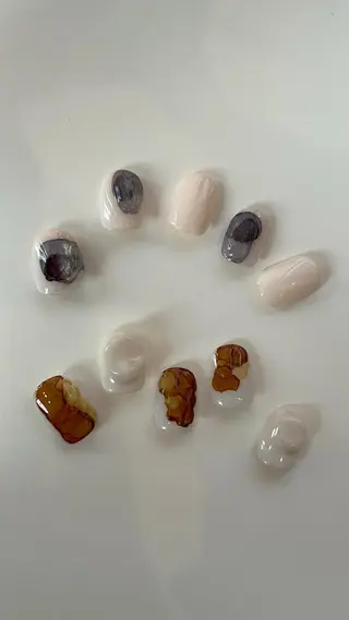 ネイル une／YUKINA 🫧大人nuanceのネイルデザイン