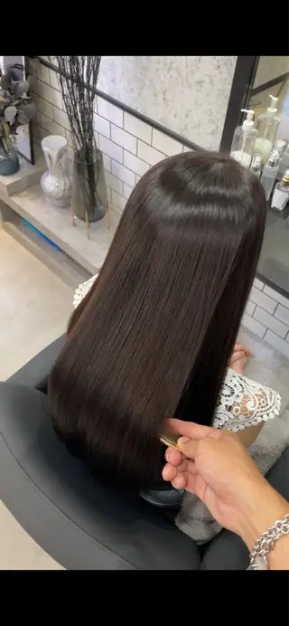 セミロング ANDO HIKARIのヘアスタイル