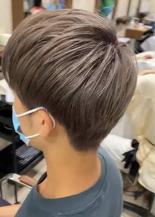 カラー メンズ 根本 美咲のヘアスタイル