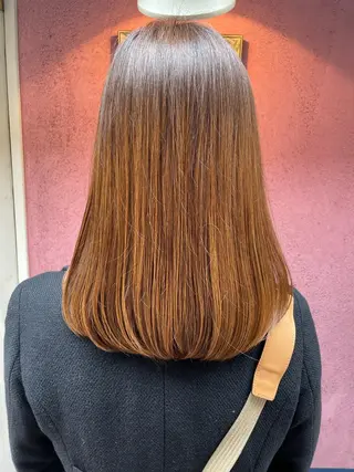 セミロング カラー ナカムラ イヅミのヘアスタイル