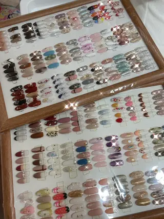 ネイル 🦋 MiKi 🦋 ネイルサロンのネイルデザイン