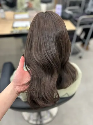 ロング カラー YUKA🤍ベージュ /ミルクティーのヘアスタイル