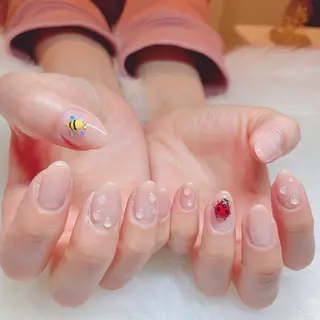 ミディアム O. Mizukiのネイルデザイン