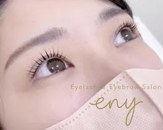 マツエク・マツパ まつ毛と眉毛専門店 eny 岡野凪紗のマツエク・マツパデザイン