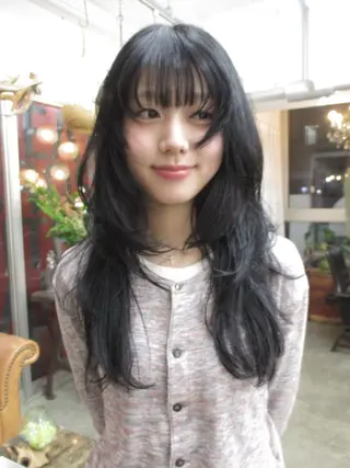 ミディアム SLAY所属・マツイ モモノのヘアスタイル