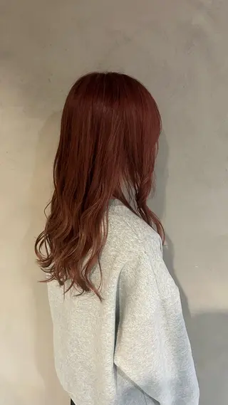 カラー 小林 愛弥のヘアスタイル