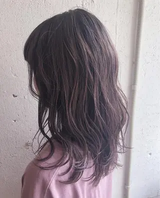 セミロング フジサキ ケンのヘアスタイル