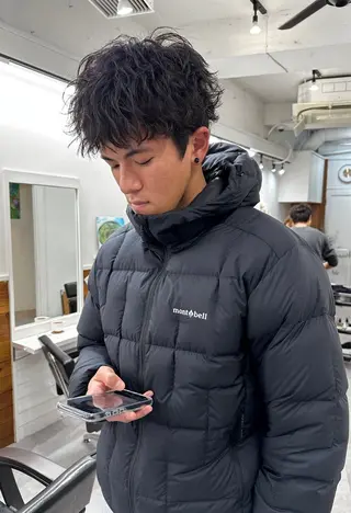 ミディアム パーマ メンズ グランジヘア 無造作ヘアHYUGAのヘアスタイル