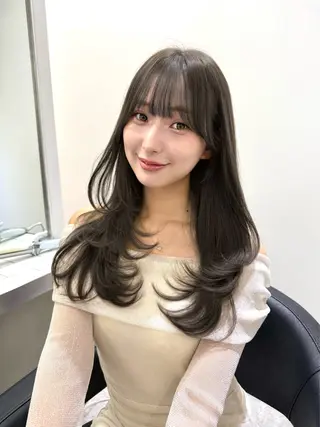 ロング カラー 艶髪レイヤー顔周り グレージュ添田晃基のヘアスタイル