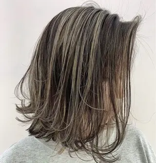 ミディアム アダチ コウスケのヘアスタイル