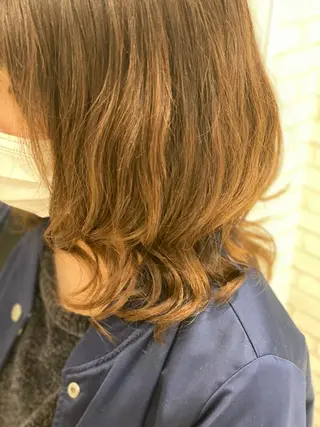 ミディアム パーマ 尾崎 優也のヘアスタイル