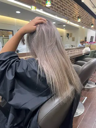 ロング カラー 酸性ストレート 🤍🎀honokaのヘアスタイル