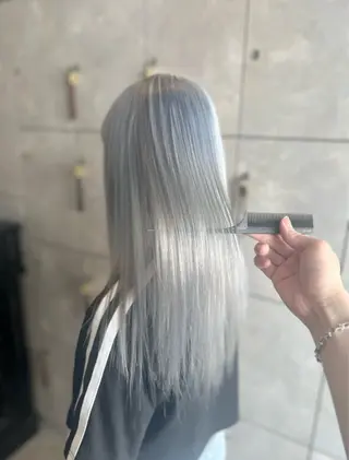 セミロング カラー 🌈インナーカラー ‘ショウマ’🌈のヘアスタイル