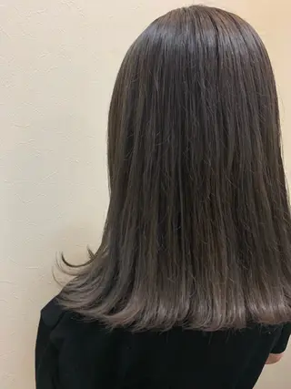 セミロング カラー ヤマダ カホのヘアスタイル