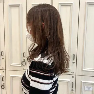 セミロング 大阪ウルフカット 🐺デザインカラーのヘアスタイル