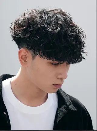 ミディアム パーマ メンズ 夏果⭐︎fifth 天神 海外風パーマのヘアスタイル