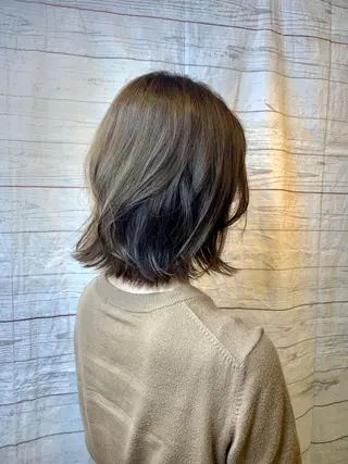 カラー I. NARUSEのヘアスタイル