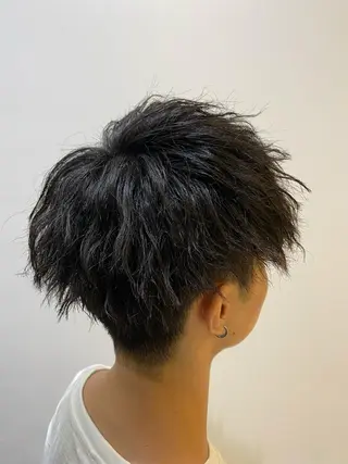 ショート パーマ メンズ 三ノ宮フェザーパーマ 蕃本 啓利のヘアスタイル