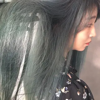 ロング カラー ORIKA 美容室のヘアスタイル