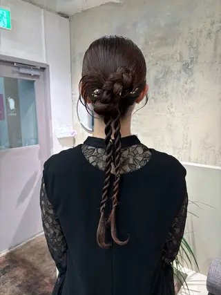 セミロング ヘアアレンジ karin🌛ボブ 顔周りレイヤーのヘアスタイル