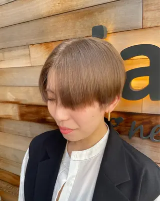 ショート カラー NATSUMI 🐻❄️🤍のヘアスタイル