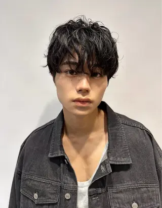メンズ 齊藤政太 顔周り カット 透明感カラーのヘアスタイル
