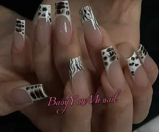 ネイル 相沢 さやかのネイルデザイン