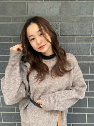 セミロング カラー LATTE  渋谷所属・♡レイヤーカット れお♡のヘアスタイル