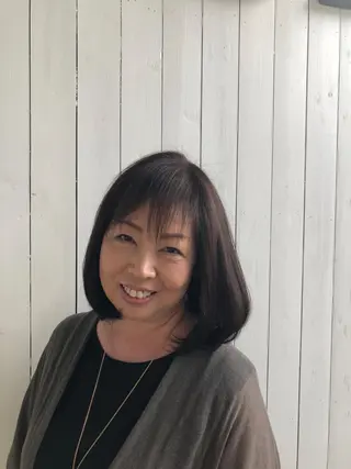 ミディアム 渡邊 暁史のヘアスタイル