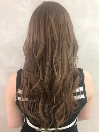 ロング カラー リンダ所属・ベージュ/顔周り カット/スズキのヘアスタイル