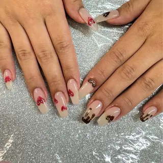 ネイル VIERU 🌈🎀💖のネイルデザイン