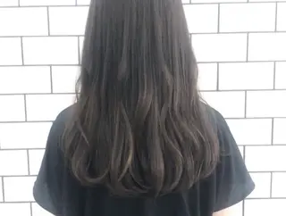 ミディアム カラー パーマ ヘアアレンジ ネイル マツエク・マツパ 川野 彩海のヘアスタイル