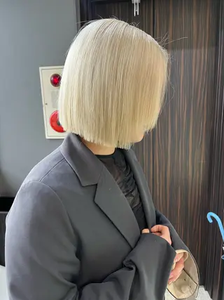 カラー ユイ☆ハイトーン ☆ブリーチデザインのヘアスタイル