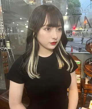 セミロング カラー モモカ/ハイトーン /バレイヤージュのヘアスタイル