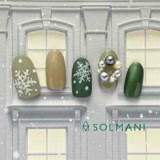ネイル SOLMANI 予約担当のネイルデザイン